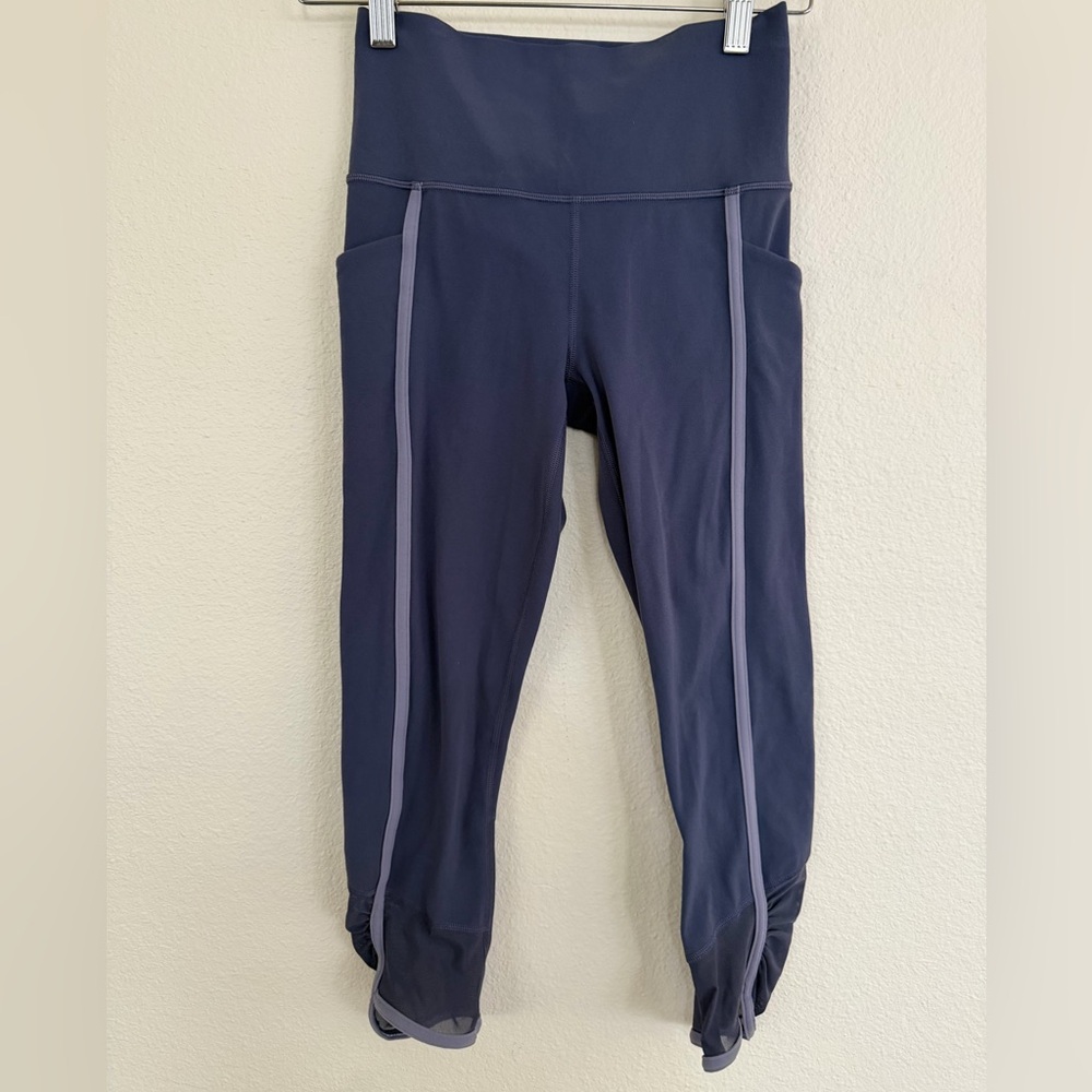Athleta stash pocket II Capri Leggings XS